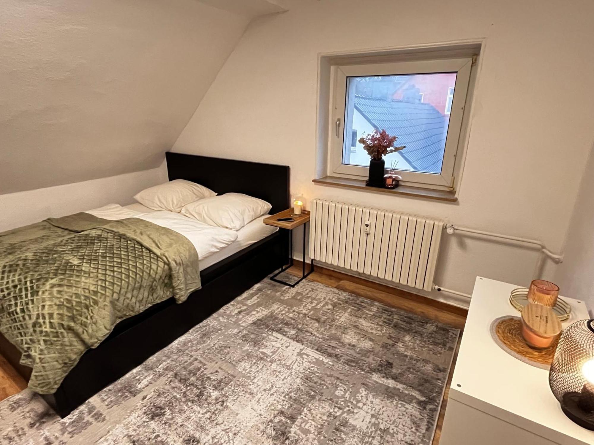 Flattyone Ruhrgebiet - Schlafkomfort Und Anbindung - Neu Renoviert 波鸿 外观 照片
